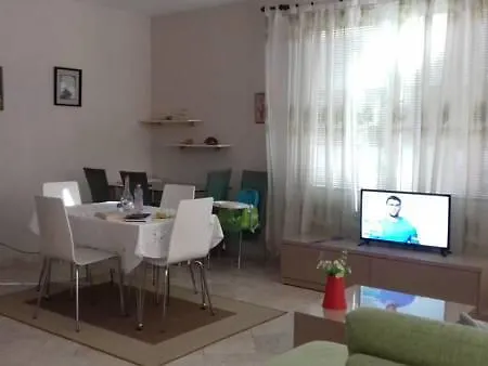A Beautiful House Marea * Golem